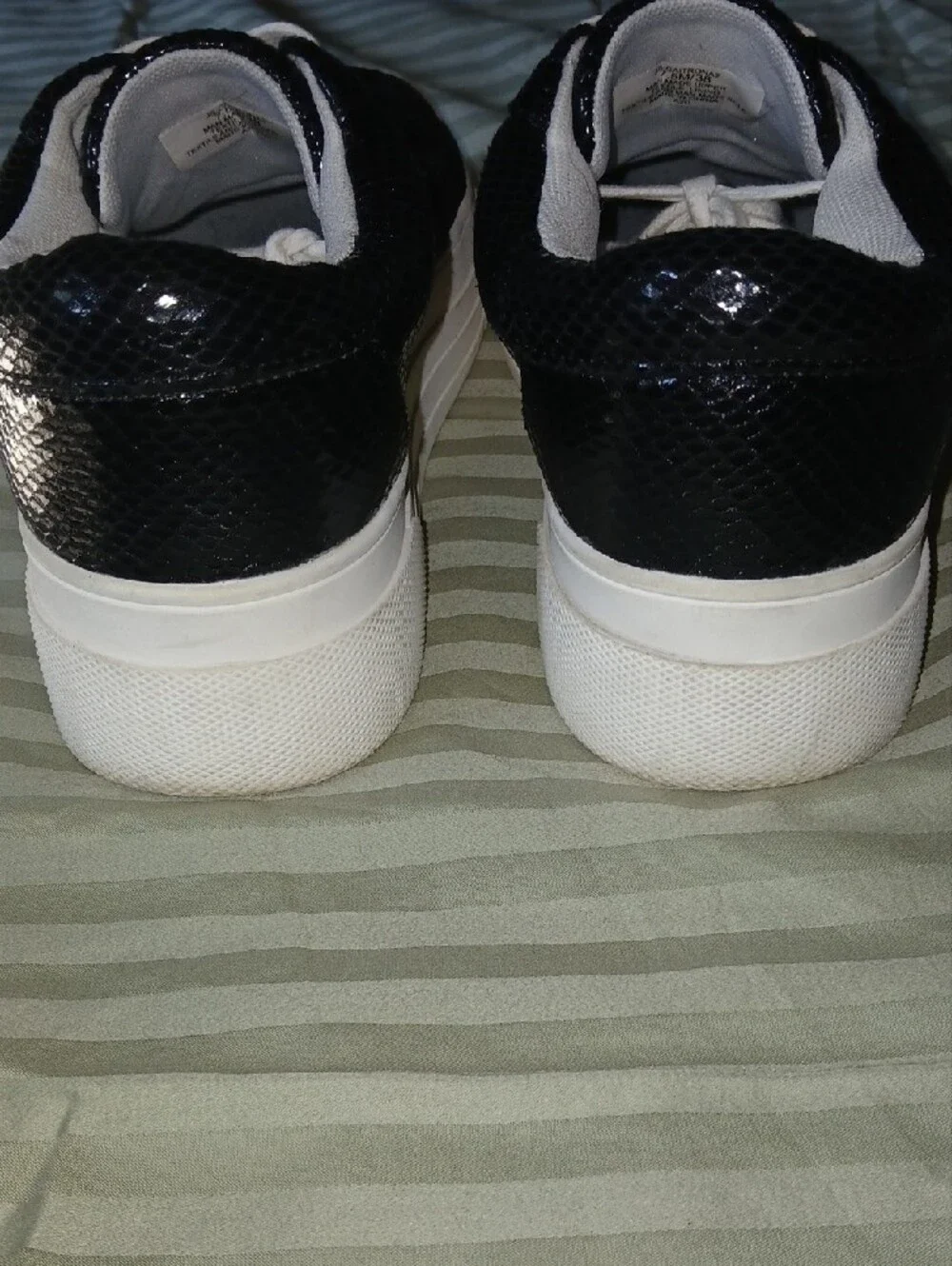 Jessica Simpson Women's Caitrona2 Black Snakeskin Platform Sneakers   Sz: 7.5